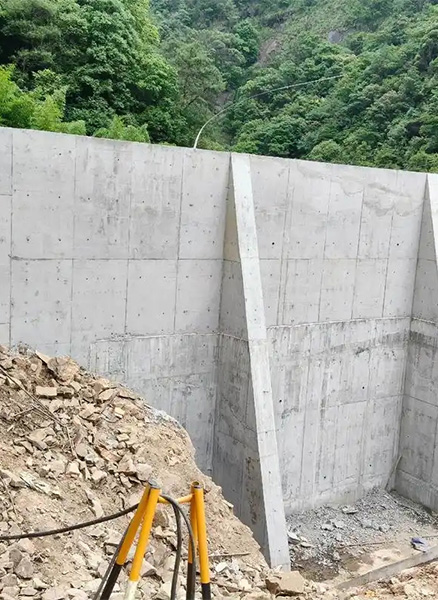 荷泽单县重力式挡土墙